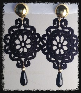 CLIP for non pierced ears! Black medium size Venetian lace earrings with drop shape onyx (semi-precious stone) and gold hardware. 