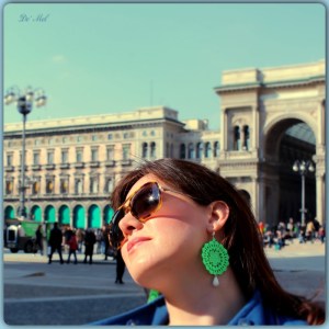 Medium fluo green Venetian lace earrings with white agate and silver hardware