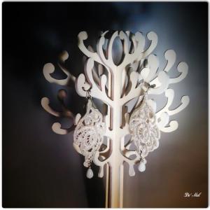 Silver-white leaf shape Venetian lace earrings with white agate and silver hardware