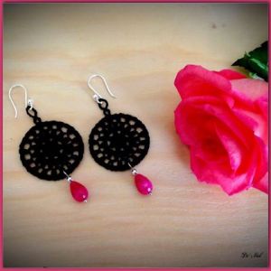 Black medium round shape Venetian lace earrings with pink agate and 925 Sterling silver hooks (hand-made in Peru)