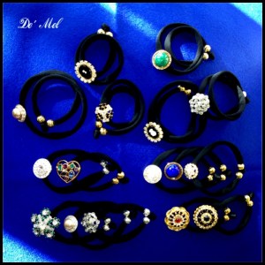 Vintage Buttons Lycra bracelets...a touch of classic glamour